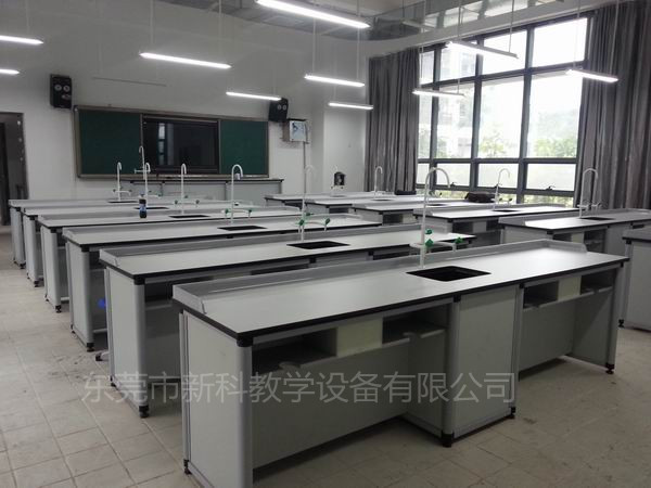 <a href='http://m.gdlangyu.cn/chanpin/53-1.html' target='1' style='font-size:18px; font-weight:bold; color:#000000;'>科學實驗室</a>設備