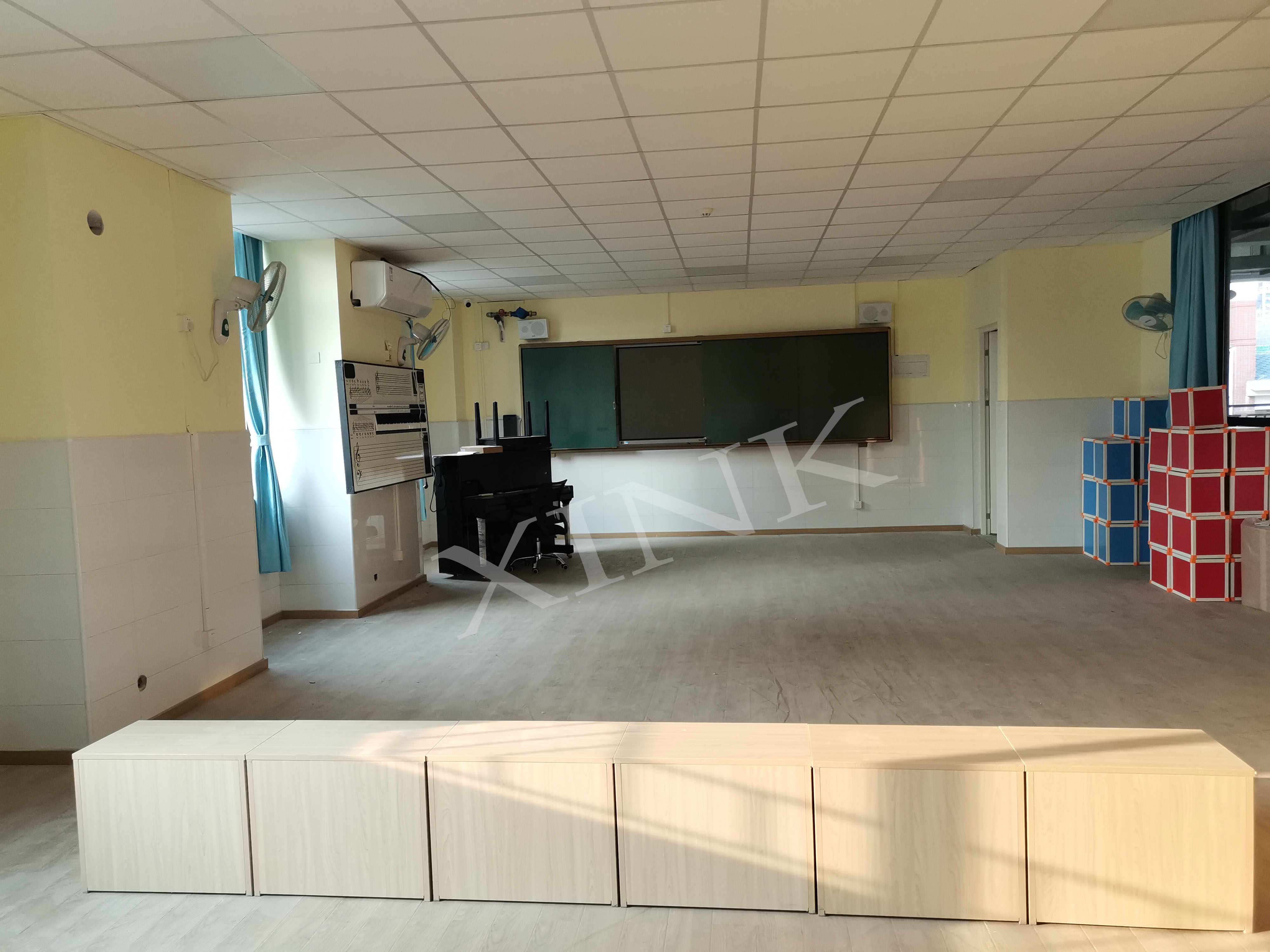 音樂<a href='http://m.gdlangyu.cn/chanpin/59-1.html' target='1' style='font-size:18px; font-weight:bold; color:#000000;'>舞蹈室</a>