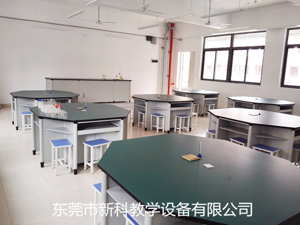 <a href='http://m.gdlangyu.cn/' target='1' style='font-size:14px; font-weight:bold; color:#0080ff;'>物理實驗室</a>設備