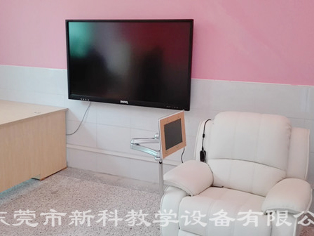 <a href='http://m.gdlangyu.cn' target='1' style='font-size:14px; font-weight:bold; color:#0080ff;'>心理咨詢室</a>布置