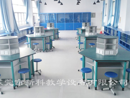 <a href='http://m.gdlangyu.cn/chanpin/60-1.html' target='1' style='font-size:18px; font-weight:bold; color:#000000;'>機器人功能室</a>3